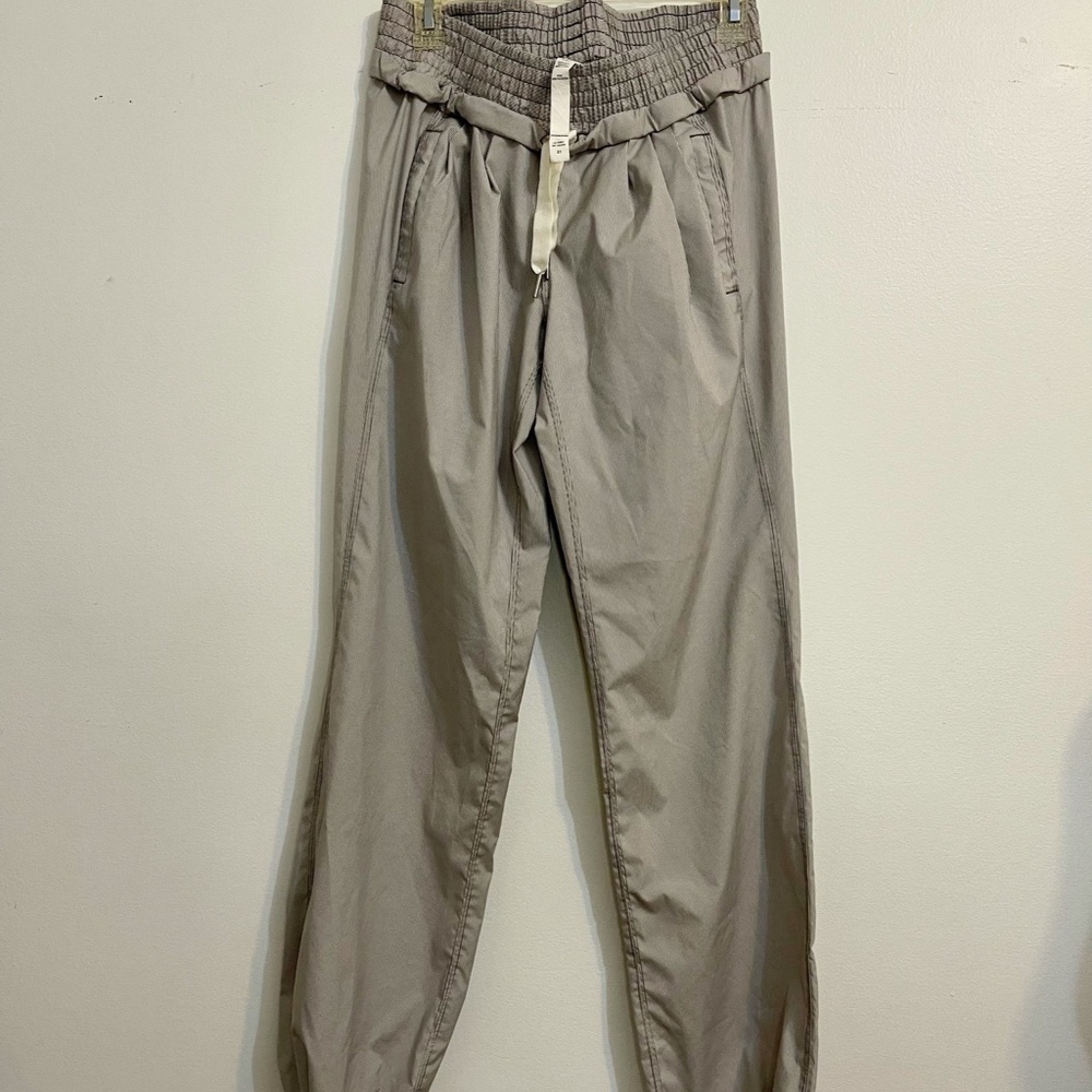 Lululemon Striped Dance Studio Jogger/Pant Size 4